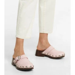 Ganni Buckled Leather Clogs -Ganni Shop unnamed file 839